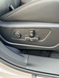 Car image 37