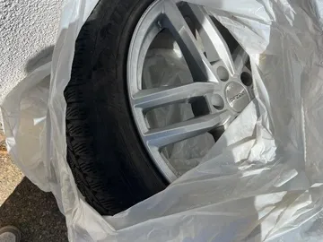 Car image 34