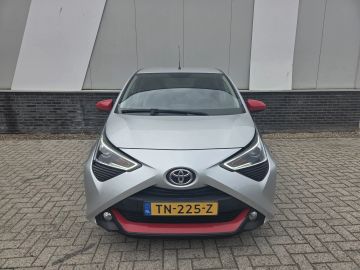 Car image 4