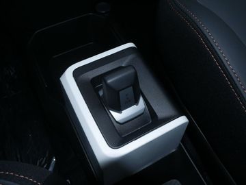 Car image 10