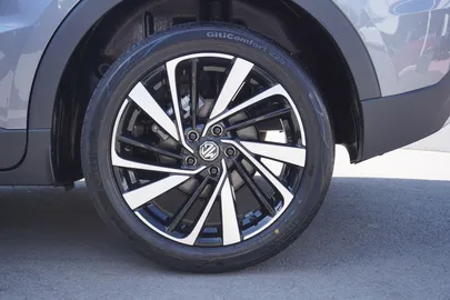 Car image 33
