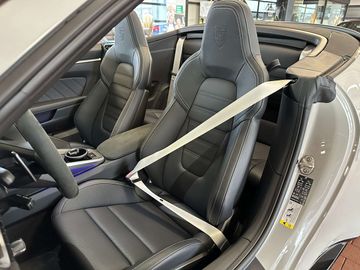 Car image 37