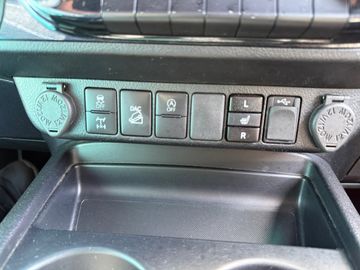 Car image 30