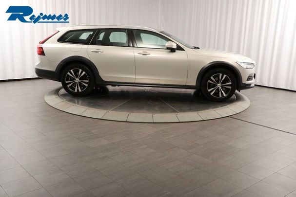 Volvo V90 Cross Country B4 Diesel AWD 146 kW image number 2