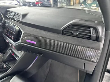 Car image 40