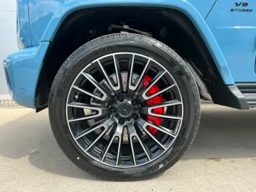 Car image 24