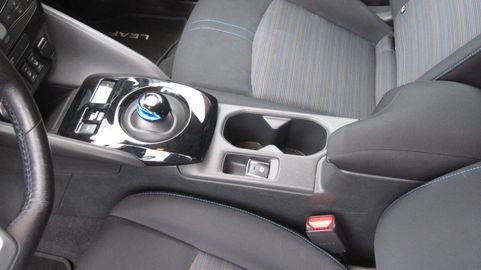 Car image 11