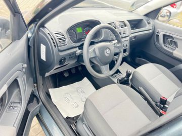 Car image 12