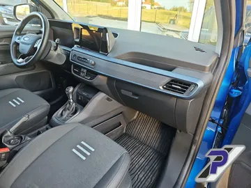 Car image 26