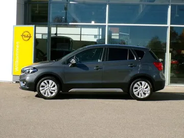 Car image 4
