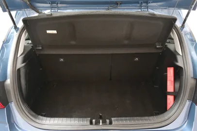 Car image 25
