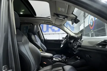 Car image 37