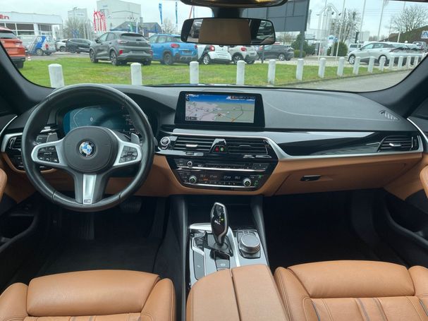 BMW 530d Touring xDrive 195 kW image number 10