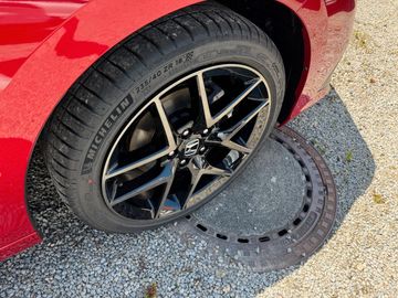 Car image 19