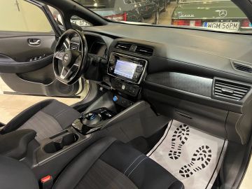 Car image 37