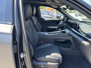 Car image 46