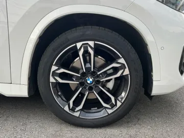 Car image 35
