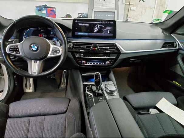 BMW 530 e 215 kW image number 3