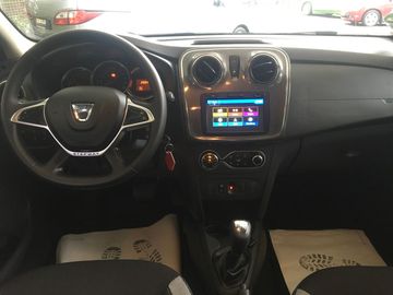 Car image 11