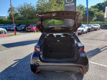 Car image 16