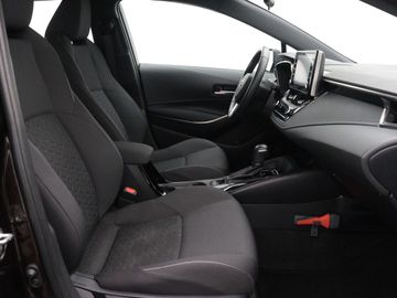 Car image 30