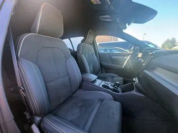 Car image 36