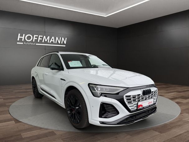 Audi Q8 55 e-tron S-line 300 kW image number 15