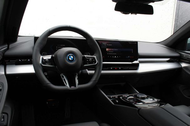 BMW 530 Touring 220 kW image number 25