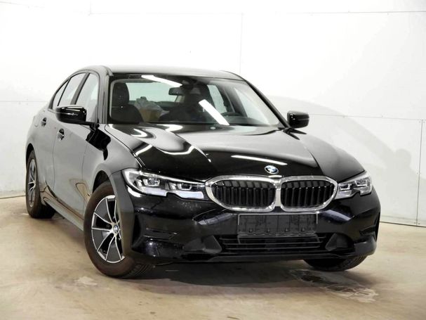 BMW 318i Advantage 115 kW image number 2