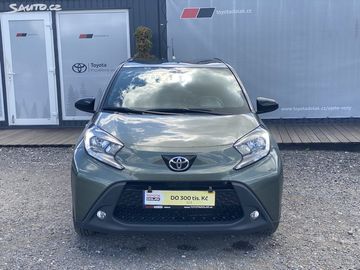 Car image 3