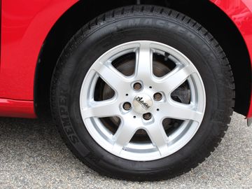 Car image 13