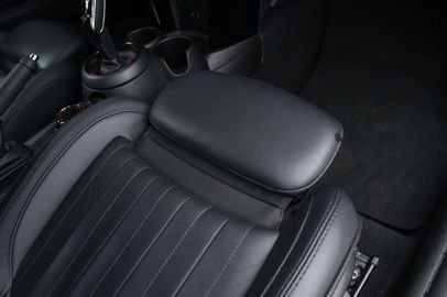 Car image 31