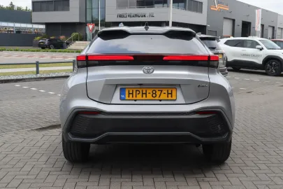 Car image 5