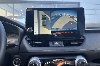 Car image 24