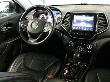 Car image 13