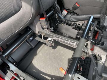 Car image 37