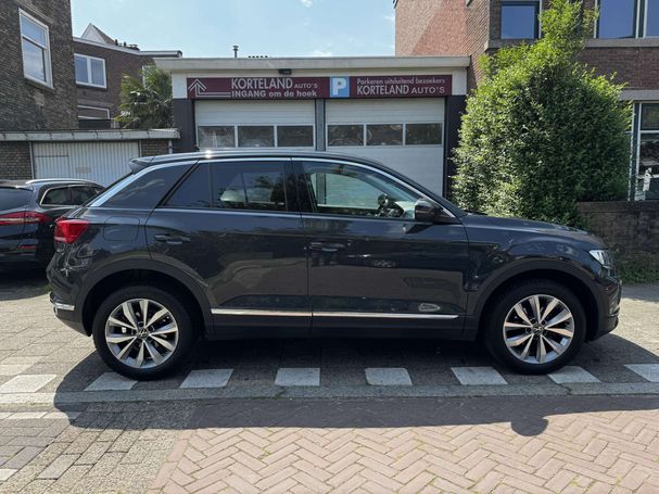 Volkswagen T-Roc 1.0 TSI T-Roc 81 kW image number 4