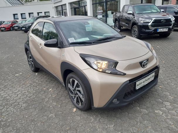 Toyota Aygo X 1.0 53 kW image number 3