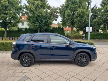 Car image 4