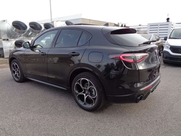 Alfa Romeo Stelvio AT8 Q4 154 kW image number 4