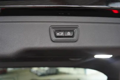 Car image 36