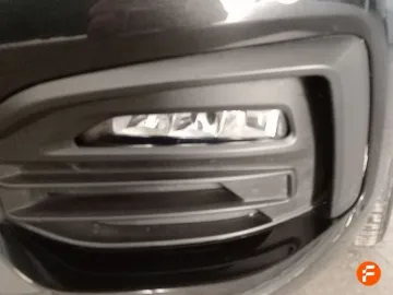 Car image 32