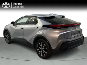 Car image 4