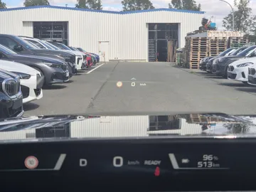 Car image 32