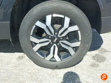 Car image 27