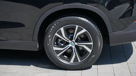 Car image 43