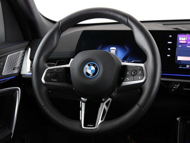 BMW iX1 eDrive20 M Sport Pro 150 kW image number 2