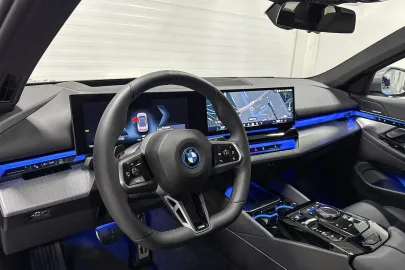 Car image 27