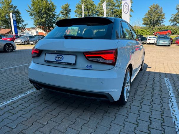 Audi A1 1.0 TFSI S-line Sportback ultra 70 kW image number 3