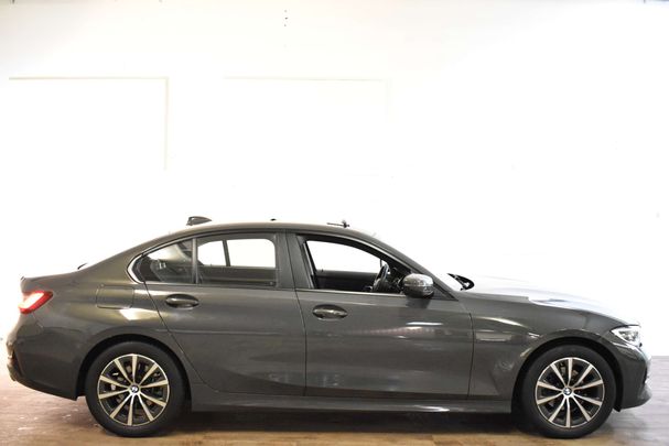 BMW 318i 115 kW image number 3